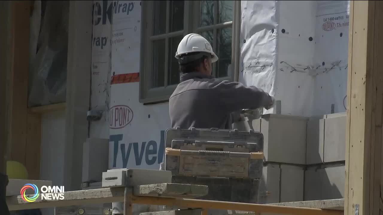 省新民主党再次批评省长肆无忌惮破坏绿化带，借口兴建房屋向发展商输送利益