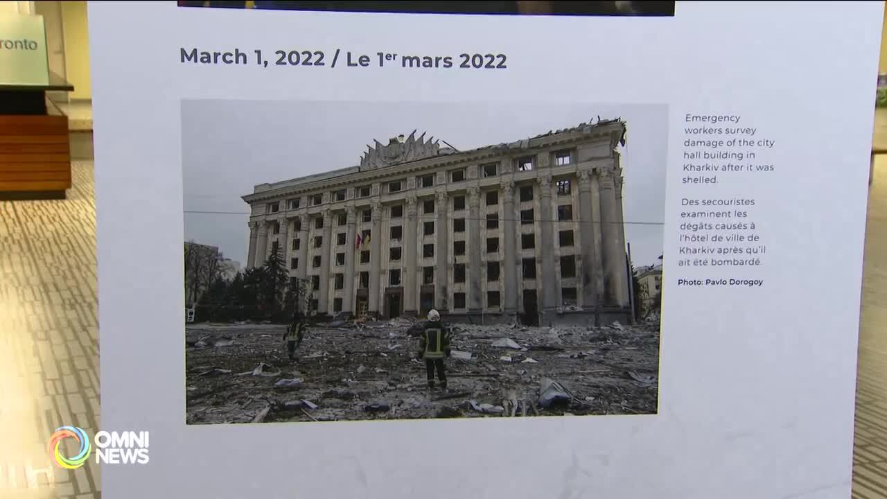 安省省督与多伦多副市长,参观乌克兰影像展览