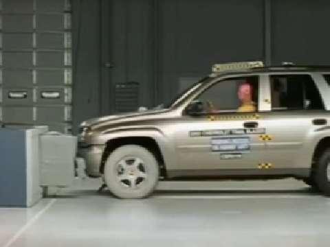 Chevrolet TrailBlazer crash test 2002-2004