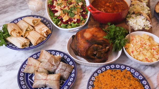 How Many Calories in a Latino Christmas Dinner?