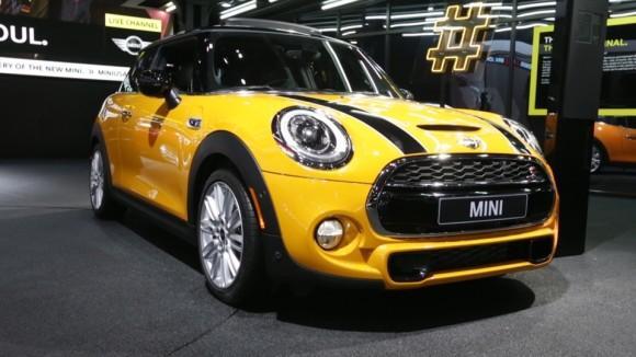 2015 Mini Cooper at the Detroit Auto Show