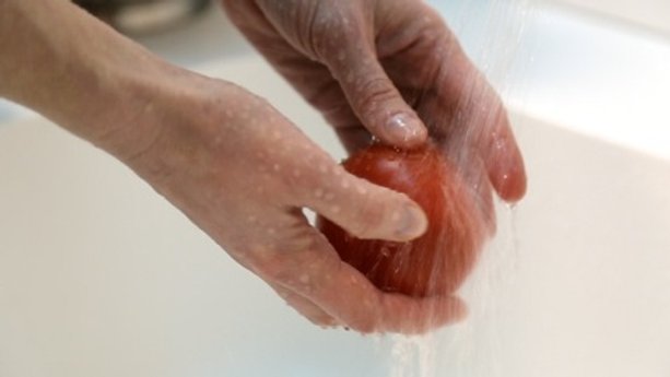 5 Food Prep Tips to Cut Pesticide Risk