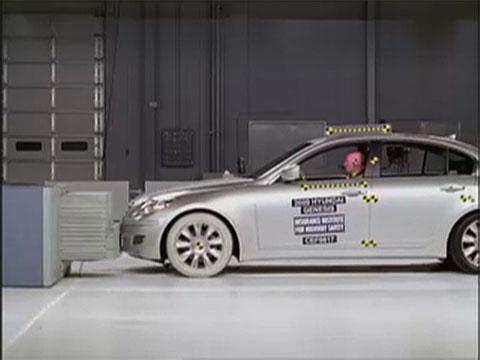 Hyundai Genesis crash test 2009-2012