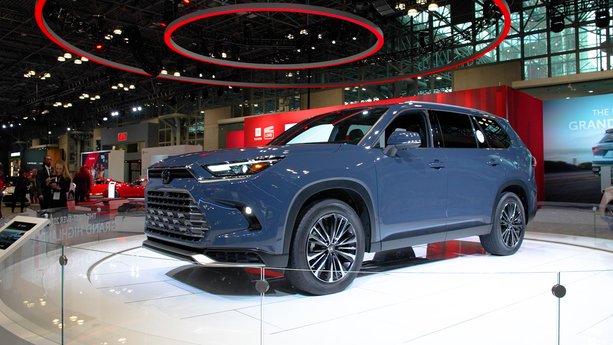 2024 Toyota Grand Highlander | 2023 New York Auto Show