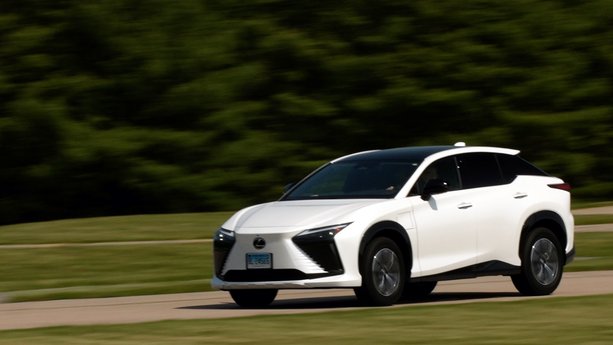 Lexus RZ 2023-202 Early Review