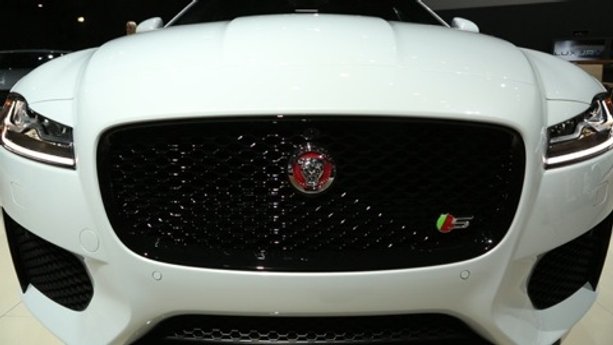 2016 Jaguar XF Showcases Model's Evolution