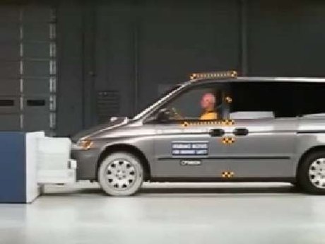 Honda Odyssey crash test 1999-2004