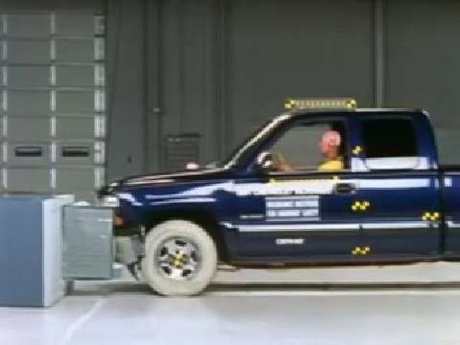 GMC Sierra 1500 crash test 1999-2006