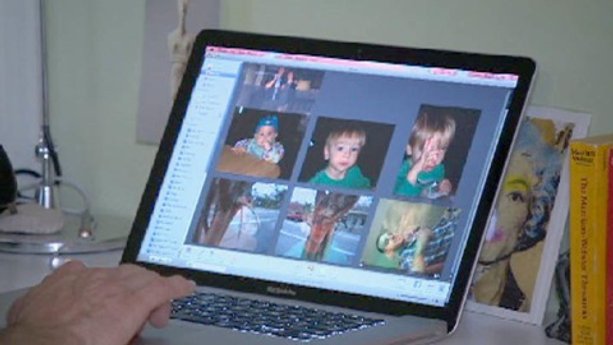 Managing digital photos online