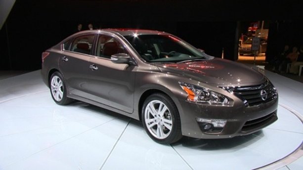 NY Auto Show: 2013 Nissan Altima