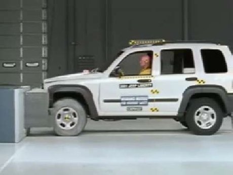 Jeep Liberty crash test 2002-2007
