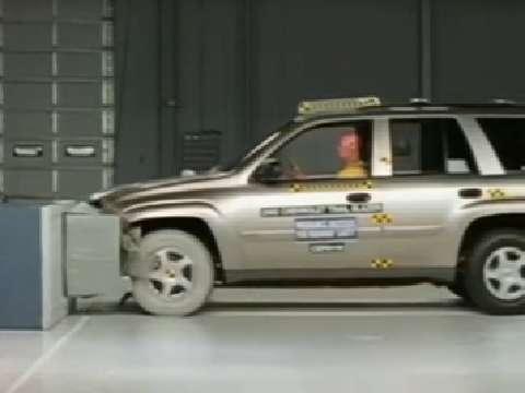 Oldsmobile Bravada crash test 2002-2004