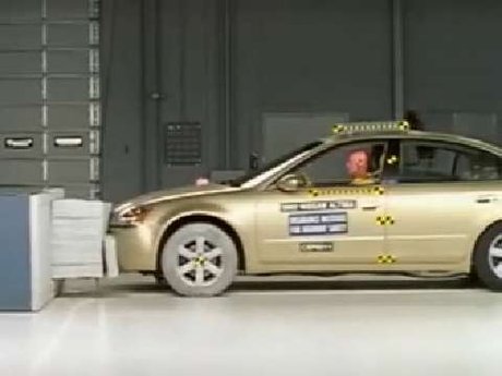 Nissan Altima crash test 2002-2006