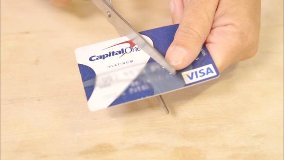 Don't Bother Believing These Credit Card Myths 
