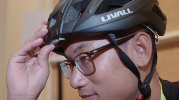 The Bike Helmet That Can Send an SOS