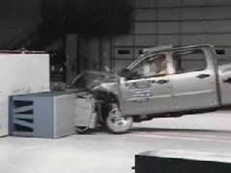 GMC Sierra 1500 crash test 2007-2011