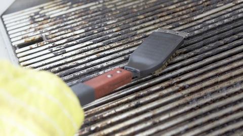 How to maintain your grill