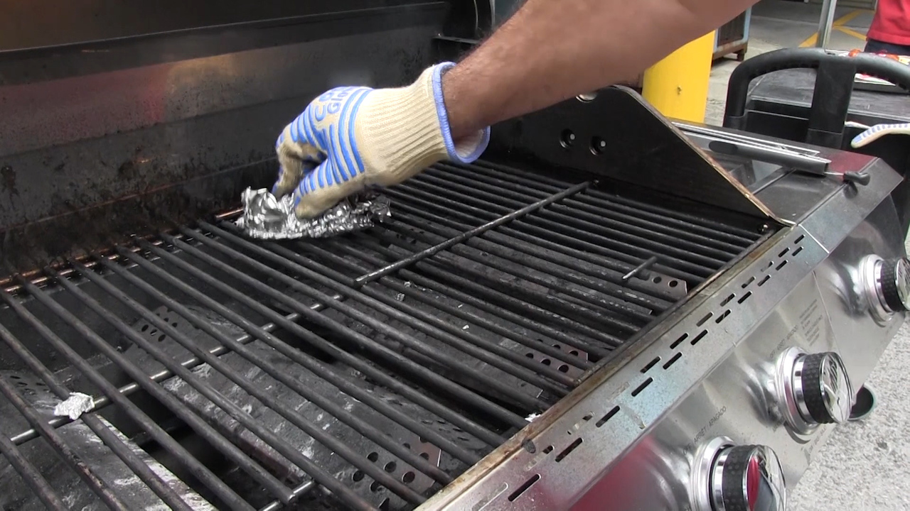 Grill Clean + Grill Brush