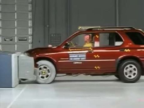 Isuzu Rodeo crash test 2002-2004