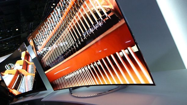 Flexible televisions at CES 2014