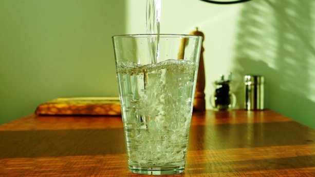 Bebidas azucaradas o el agua