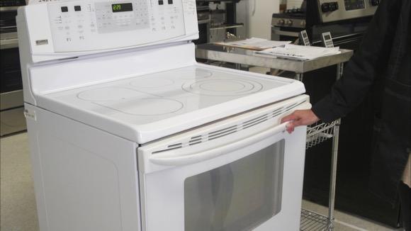 Why Consumer Reports Keeps an Old Oven in its Labs