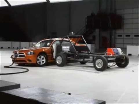 Chrysler 300 crash test 2011-2012