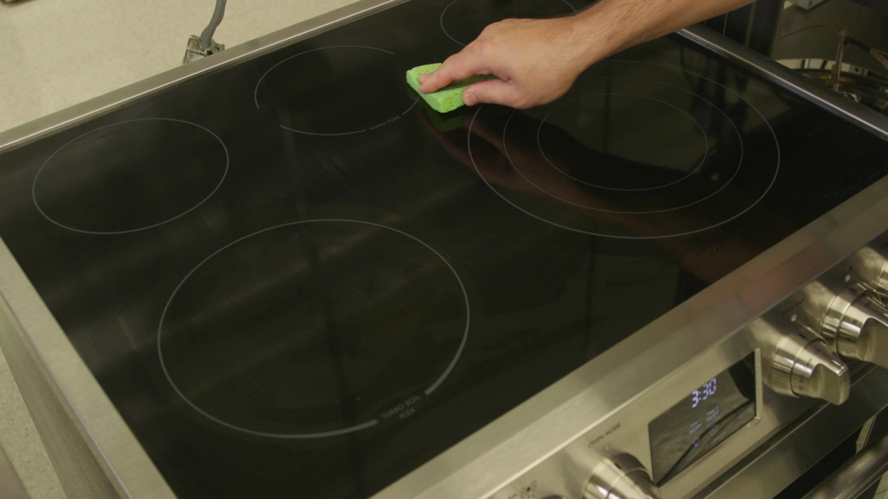 How to Clean a Smoothtop Range or Cooktop - Consumer Reports