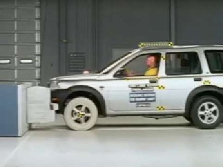 Land Rover Freelander crash test 2002-2005