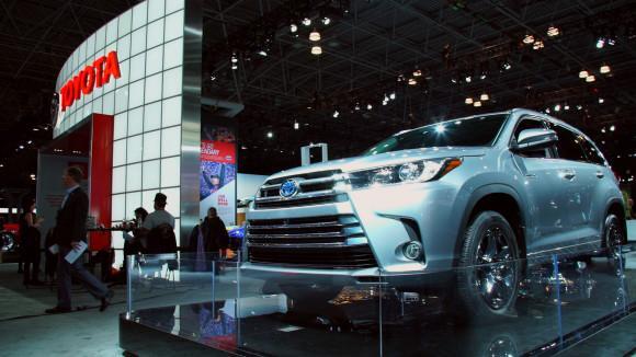 Toyota Highlander Adds Gears, Safety Equipment