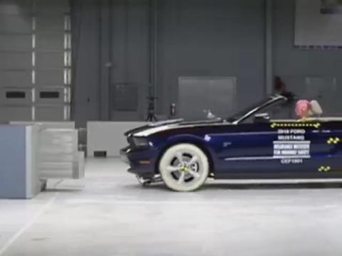 Ford Mustang Convertible crash test 2010-2011