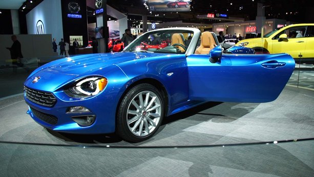 Fiat's 124 Spider Says 'Miata' in Italian