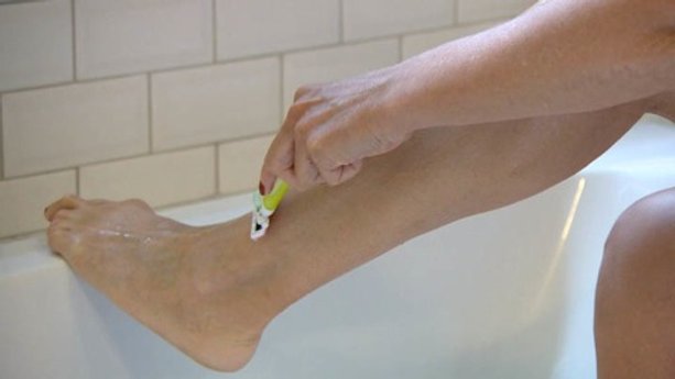 Money-saving women's razors