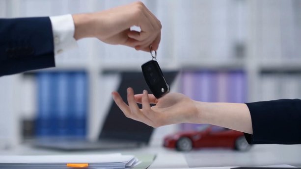 Comprar o arrendar un auto nuevo (Adelanto)