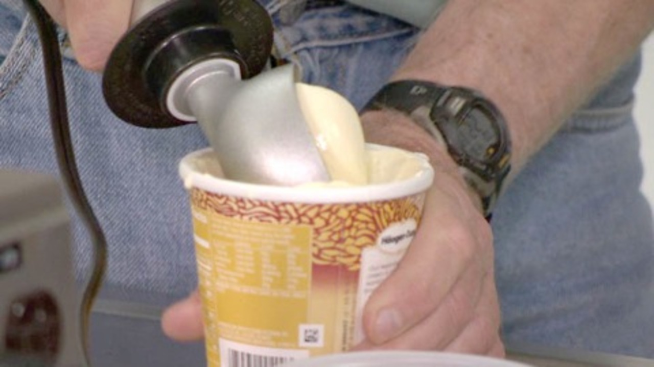 DENI Electric Ice Cream Scoop #5111 Heated Nonstick Ergonomic Plug In  TESTED