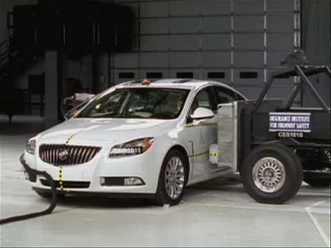 Buick Regal crash test 2011-2012
