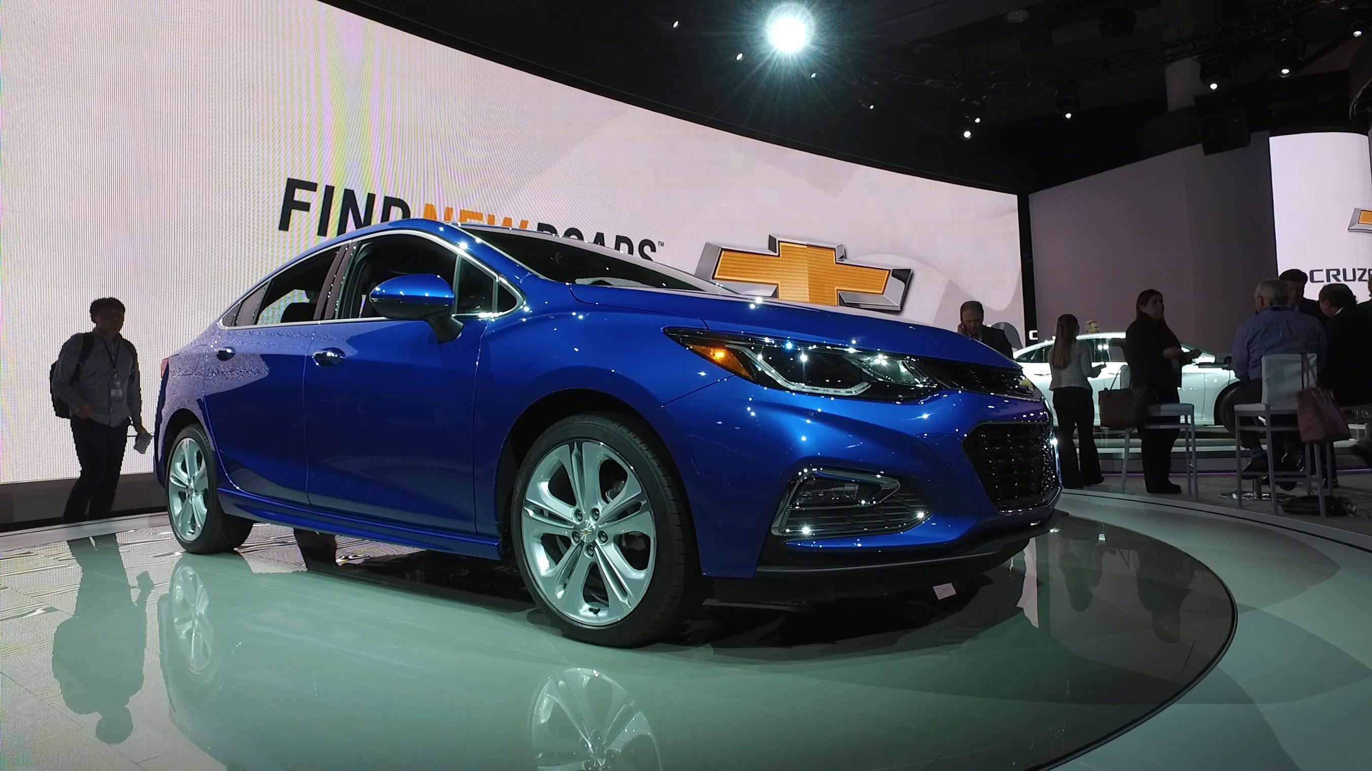2016 Chevy Cruze Aims to Feel Bigger with Redesign