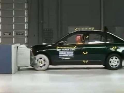 Honda Civic crash test 2001-2005