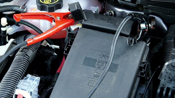 Autos Tips: Jump-Starting Your Car