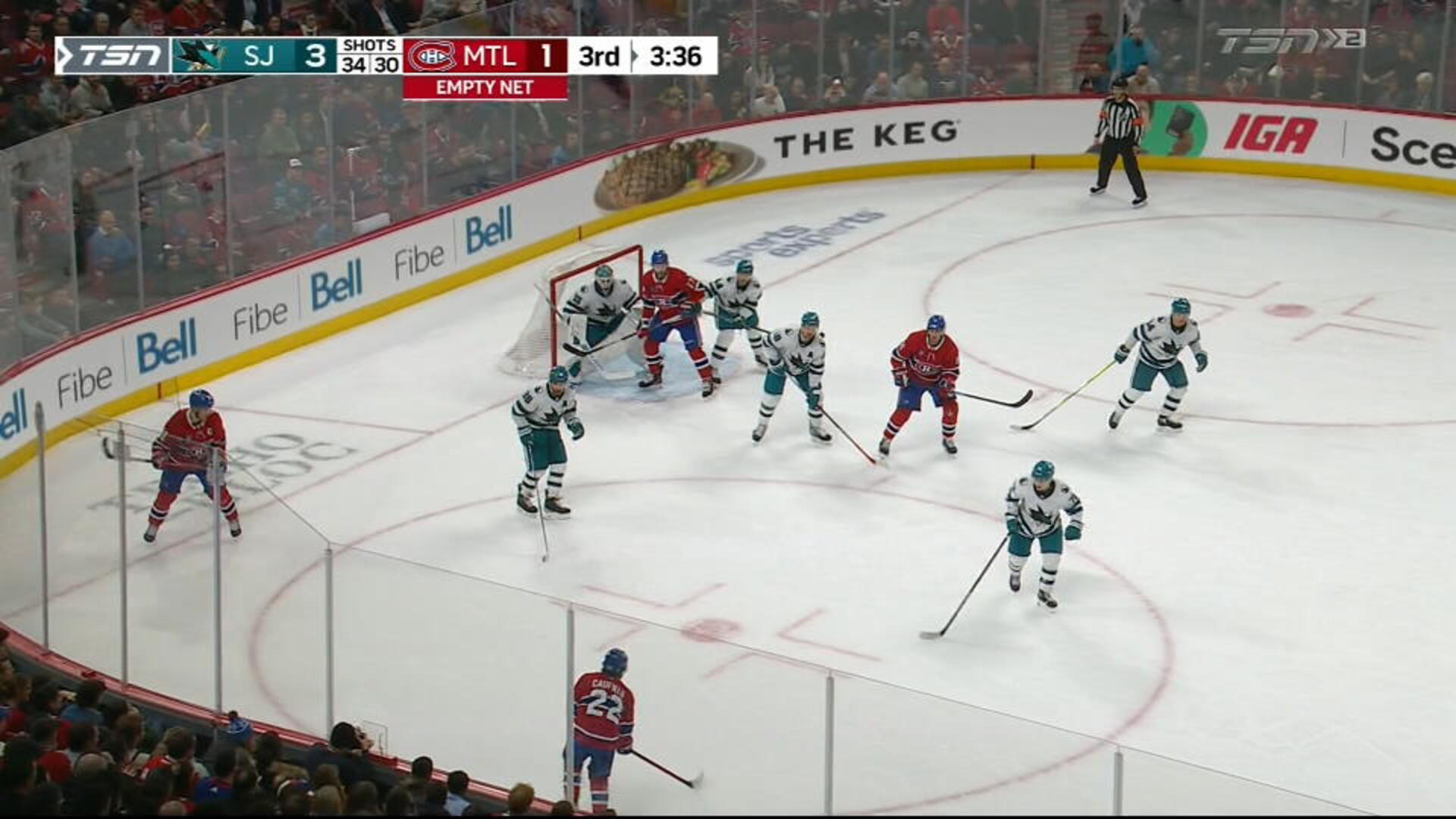 Josh Anderson redirige le lancer de Mike Matheson