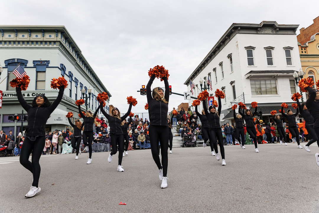 Bowling Green Ohio Christmas Parade 2022 Crowds Return For Bowling Green Holiday Parade | The Blade