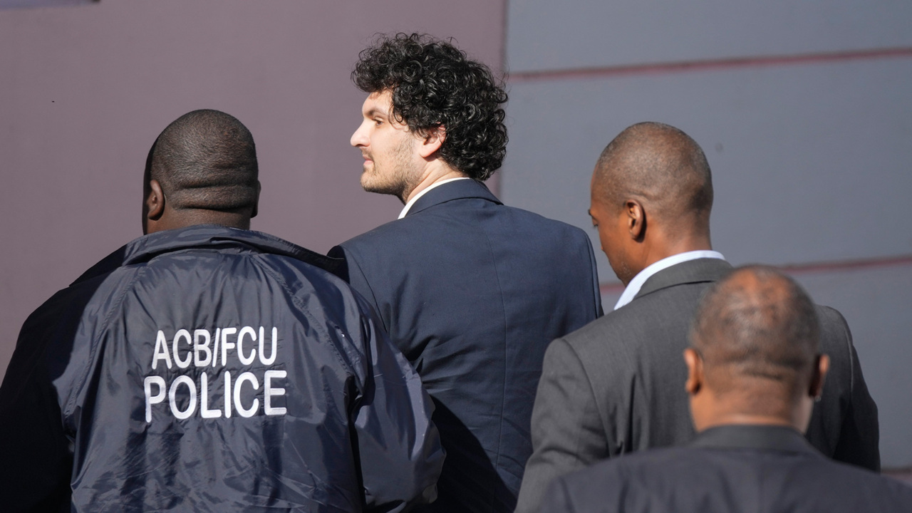 Bankman-Fried agrees to be extradited to U.S. to face criminal charges