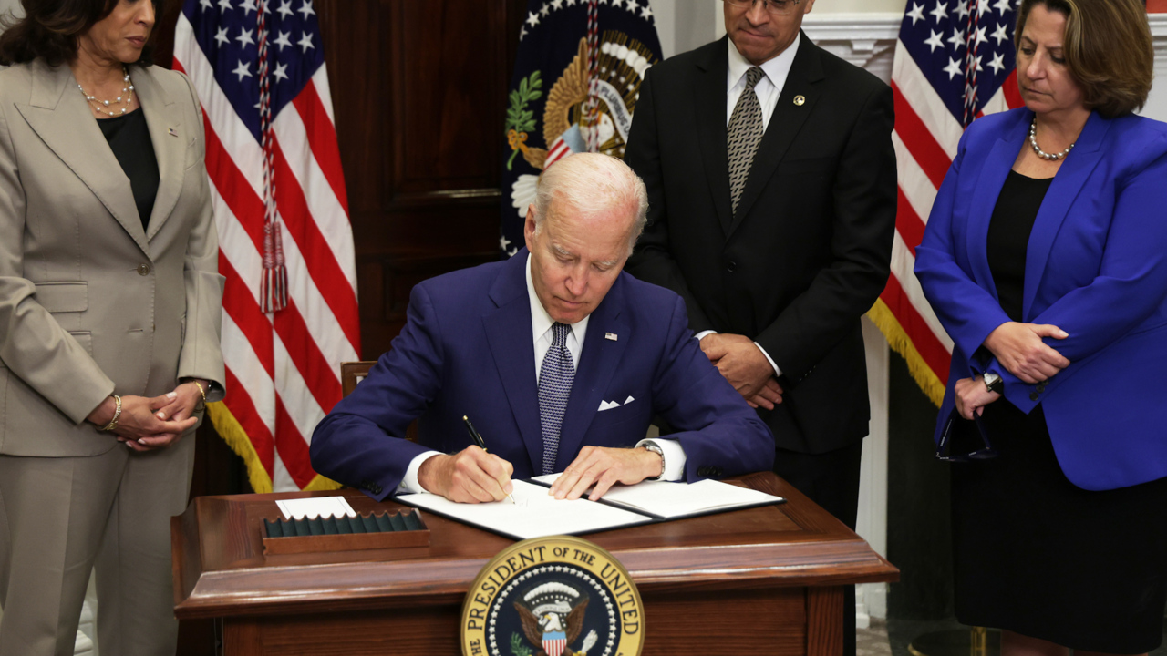 Biden signs abortion rights executive order amid pressure – POLITICO