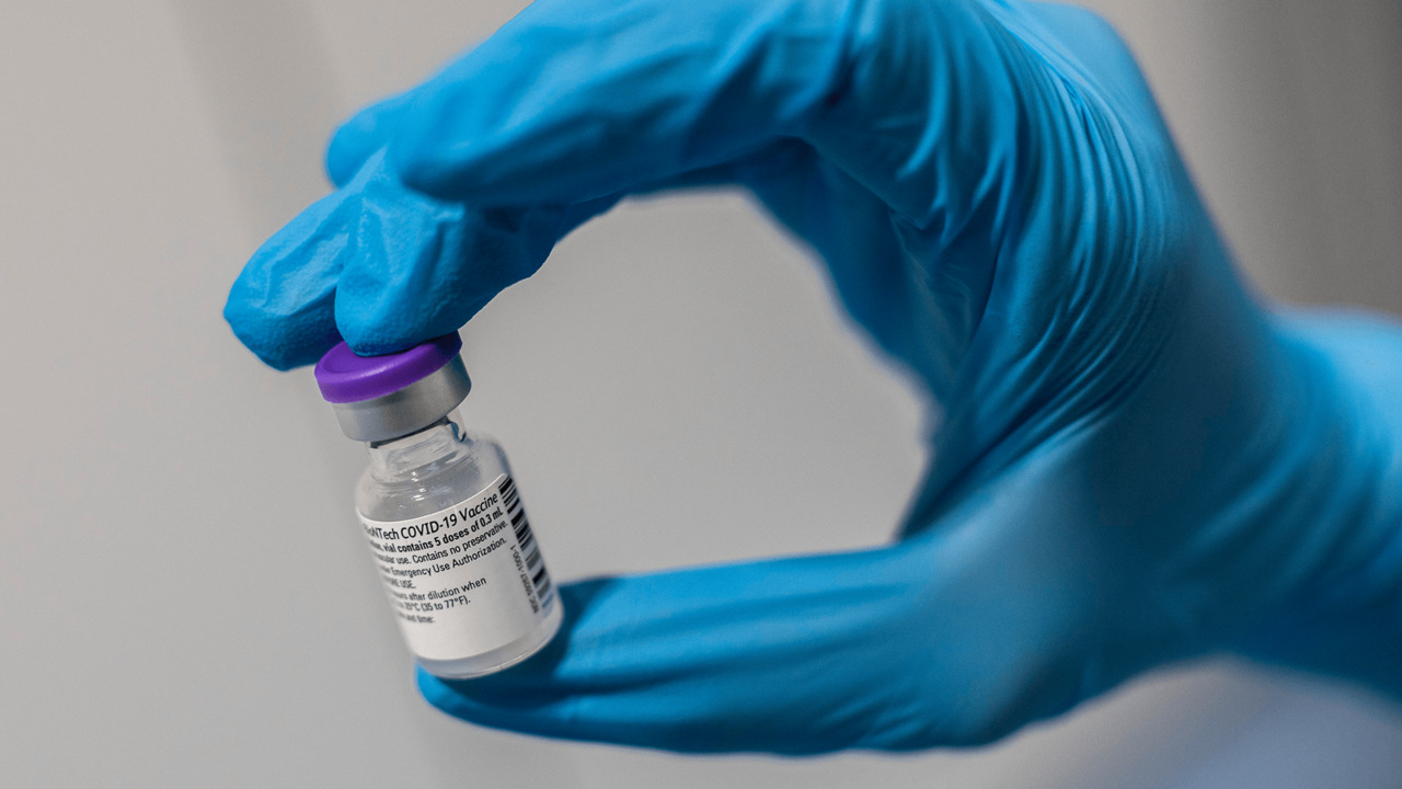 Biden Covid’s adviser tells suppliers to store the vaccine