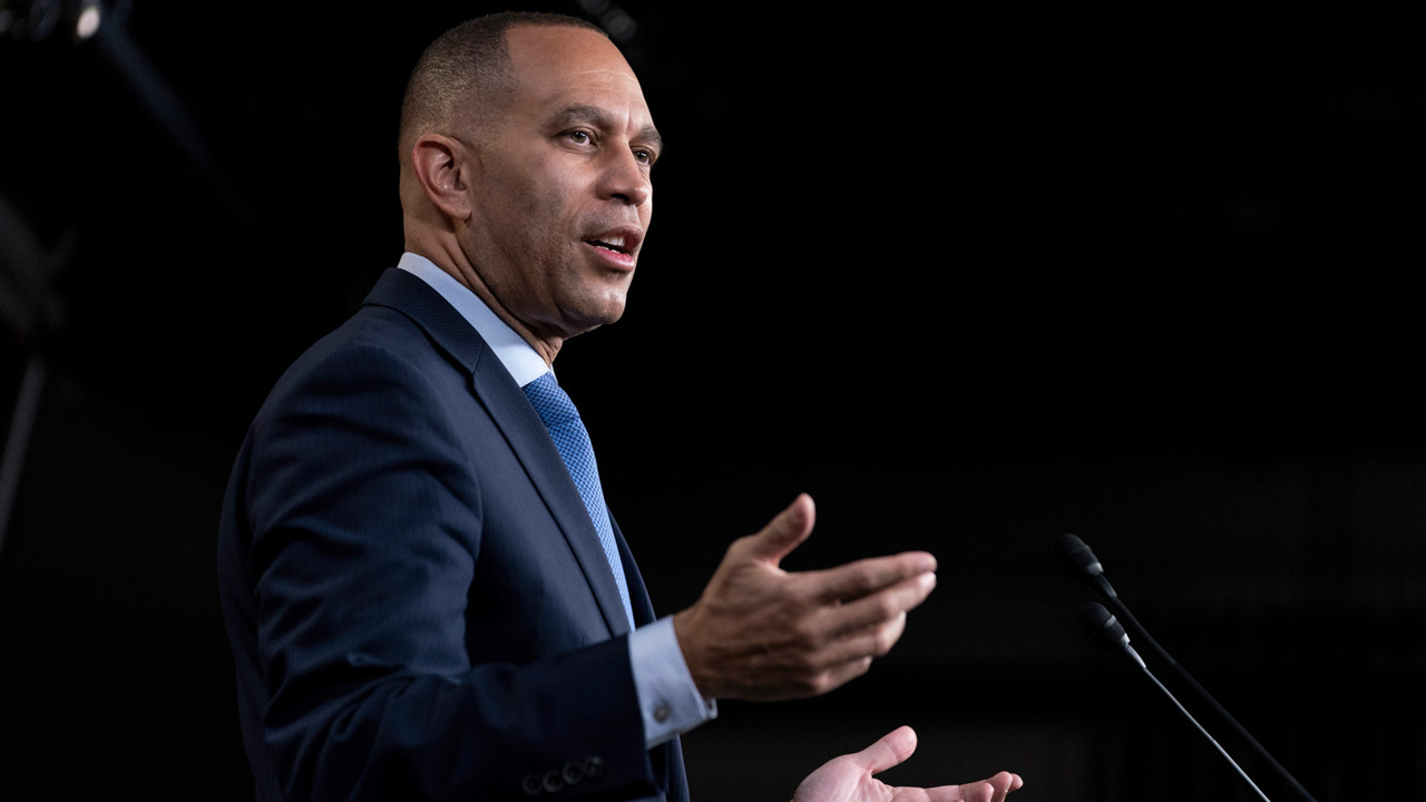 ‘Revenge tour’: Jeffries slams McCarthy over threat to remove Omar from committee