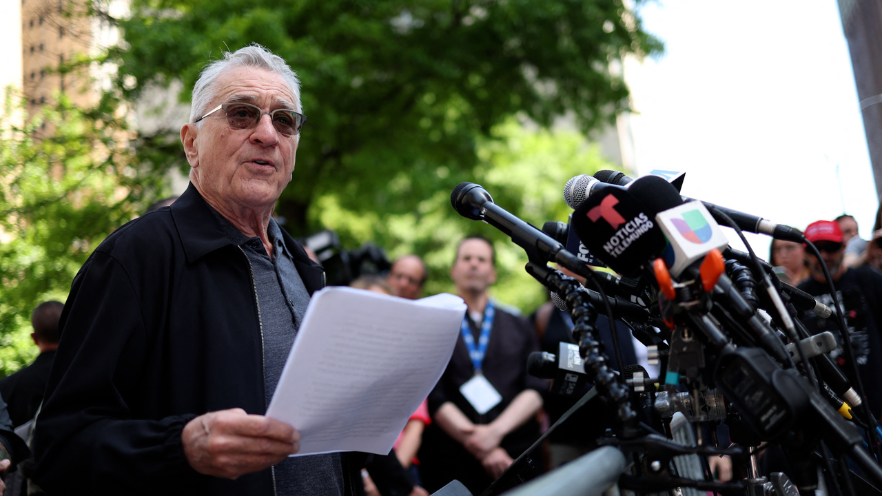 Robert De Niro blasts Trump in Biden campaign event outside courthouse -  Live Updates - POLITICO