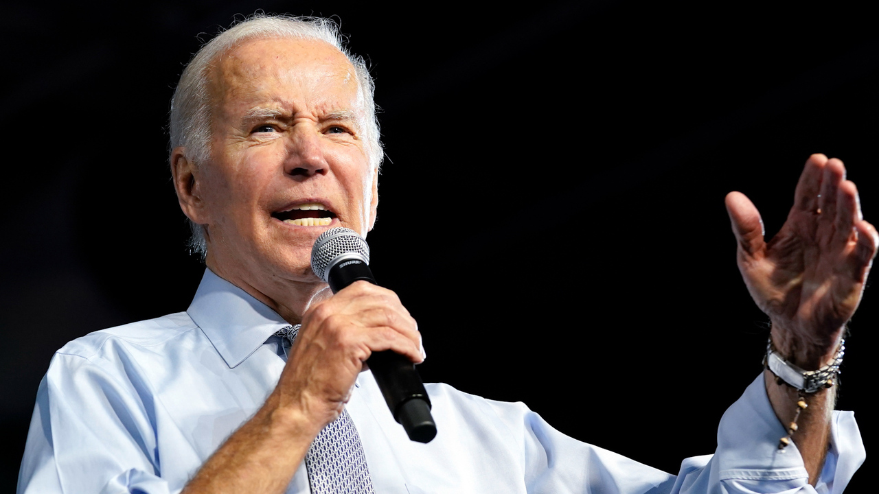 Biden closes out midterm campaign with standard themes and a Dem-friendly race