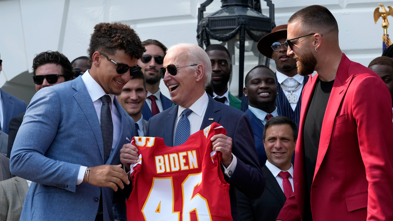 Super Bowl champions Kansas City Chiefs arrive at the White House to