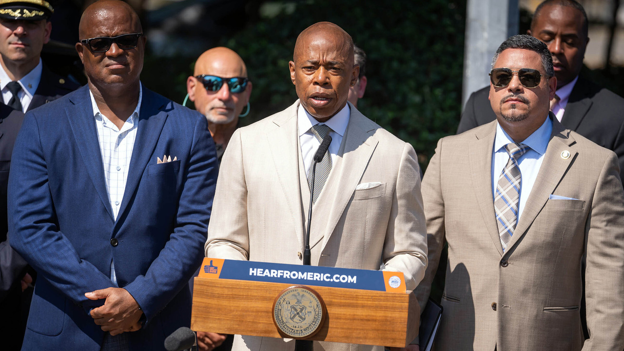 NextImg:Adams: Cost of migrants 'will destroy New York City'