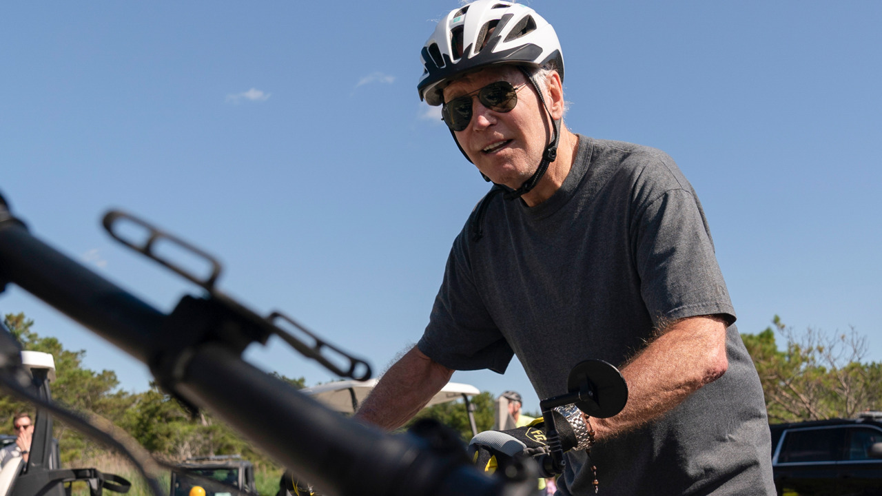 Video: Biden says 'I'm good' after falling off bike in Delaware